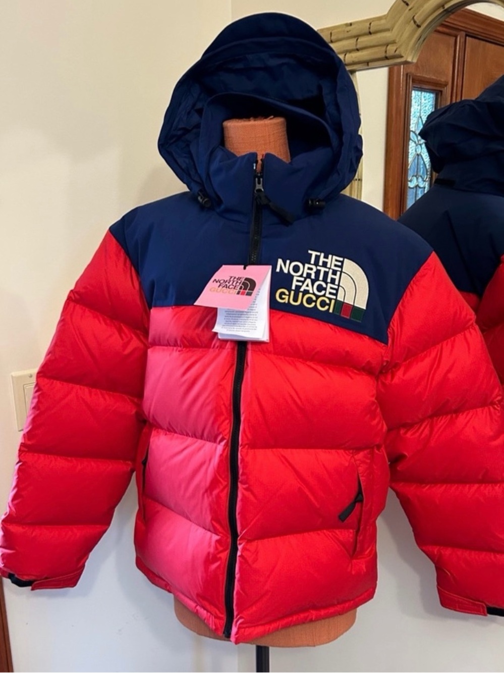 The North Face x Gucci Men’s Red & Navy Puffer Jacket Size Large NEVER USED !